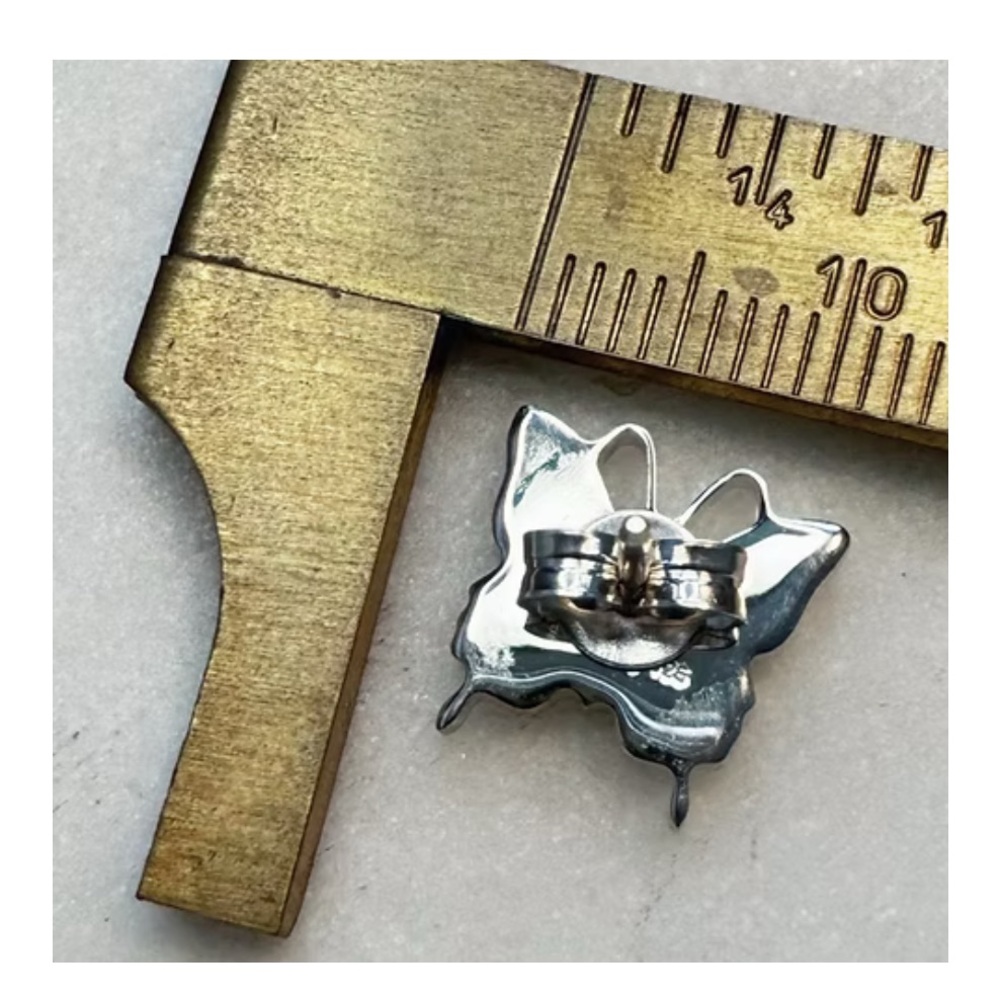 Authentic Gucci Metallic Butterfly Earrings - Picture 5 of 5